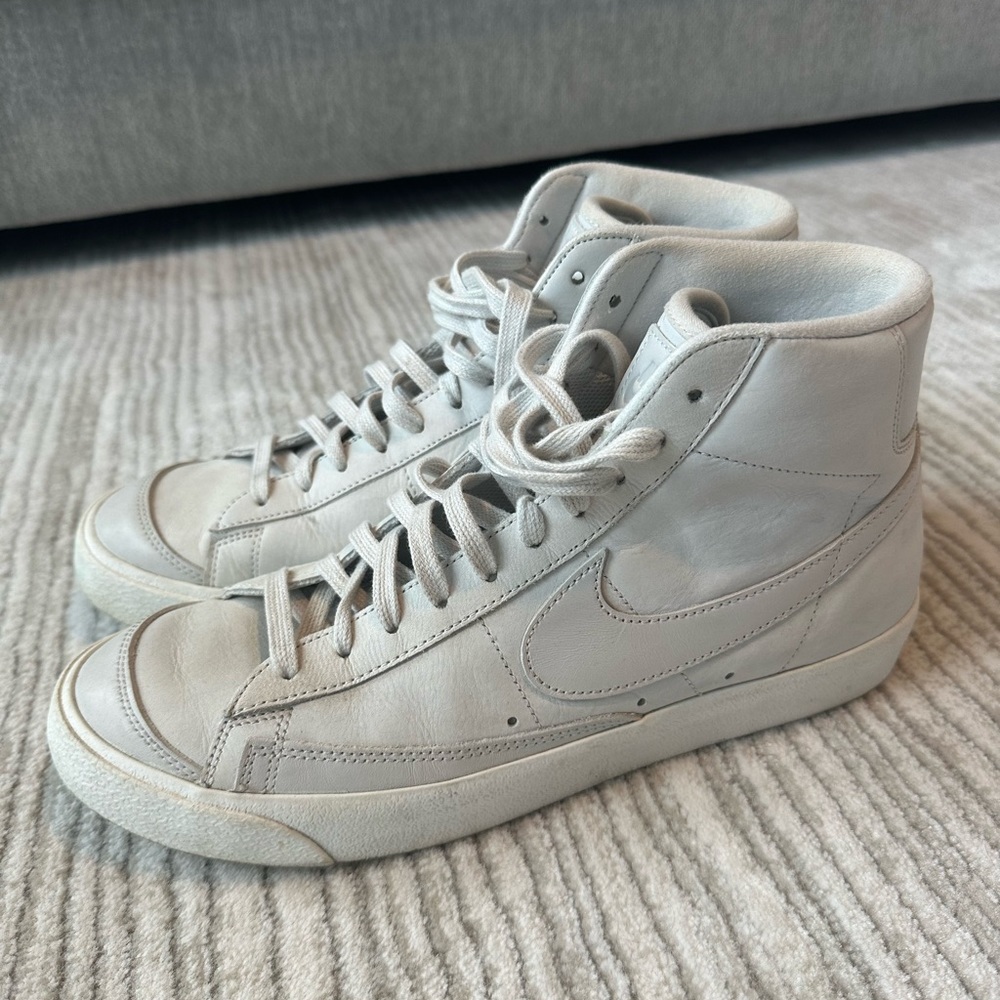 Nike blazer mid women’s size 12 premium photon dust